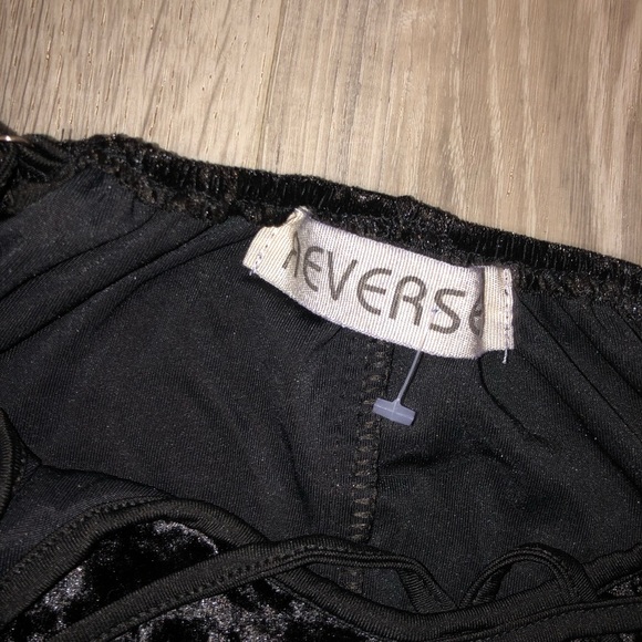 -Reverse-Almost A Witch- - Picture 3 of 4